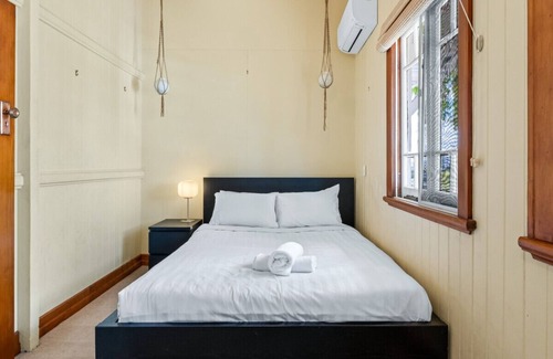 Toowong House | Toowong - Stunning&Sweet 3BR Family House