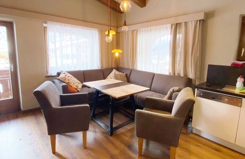 Soelden Apartment | Top 3, Family Friendly and Central, 2 Bedrooms and Huge Surrounding Balcony - A Casa Jewel Sölden, ski in & ski out