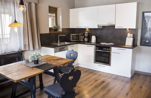 Soelden Apartment | Top 3, Family Friendly and Central, 2 Bedrooms and Huge Surrounding Balcony - A Casa Jewel Sölden, ski in & ski out