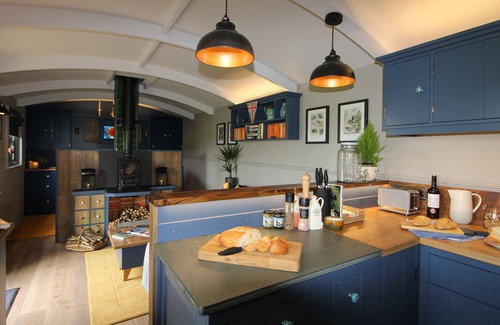 Marsham Cabin | Top Farm Shepherds Lodge, nestled in a peaceful farm in Marsham, North Norfolk
