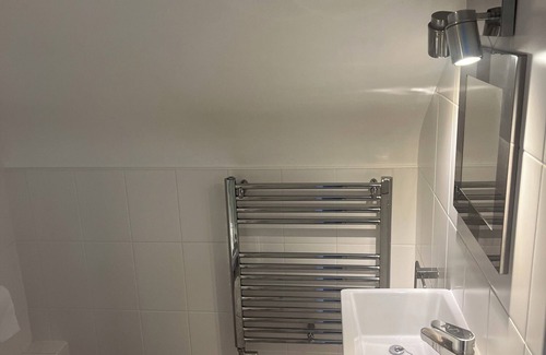 Bishop's Stortford Apartment | Top floor apartment near station