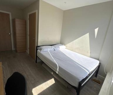 Bradford Apartment | Top-Floor Escape with City Views