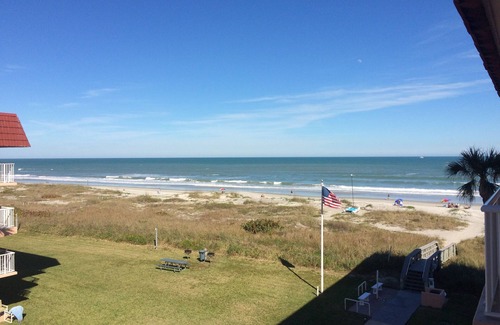 Cocoa Beach Condo | Top floor Ocean View Cocoa Beach Condo at the Spanish Main