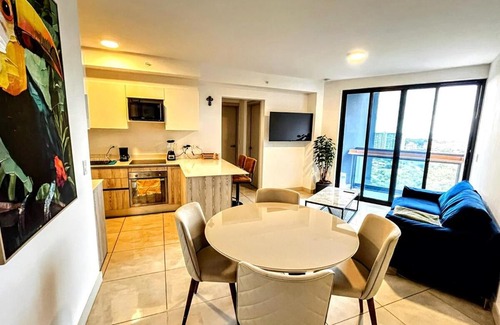 San Jose Apartment | Top-floor overlooking uptown with AC & parking