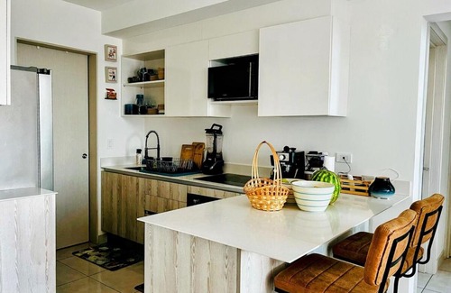 San Jose Apartment | Top-floor overlooking uptown with AC & parking