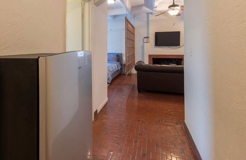 Anniston Apartment | Top floor Studio in historic Anniston building