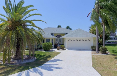 Cape Coral Villa | TOP FLORIDA'S Villa Blue Lagoon