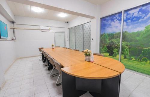 Maha Sarakham Hotel | Top Inn Hotel พร้อมอาหารเช้า ใกล้วัดป่าวังน้ำเย็นและสถานที่ท่องเที่ยว