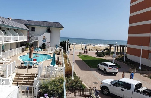 Northeast Virginia Beach Apartment | Top location modern beach studio! Walk to the beach, shops, restaurants, w/Pool