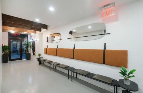 Central Park South Apartment | Top Notch 2BR in Upper East Mins to Central Park