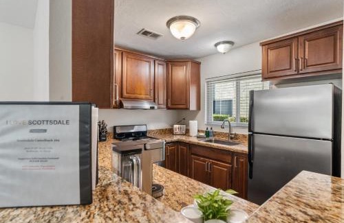 South Scottsdale House | Top-notch 2br Spacious Condo With Shared Pool