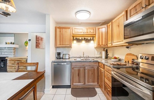 Seven Devils Condo | Top of 7, B-10- Condo close to Boone, Banner Elk, and Blowing Rock, Mountain View, Gas Log Firepl.