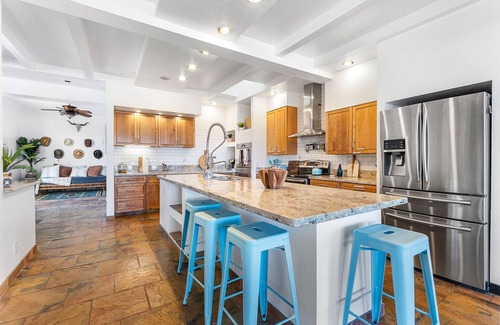 Yucca Valley House | TOP OF MOUNTAIN 5br Game Rm Tesla Chrg FirePit Wood 10personHot Top