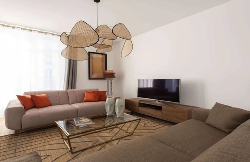 Strasbourg -Saint-Denis Apartment | TOP OF THE RANGE -MARAIS ARTS-ET -METIERS 5 BEDROOM FAMILY APT
