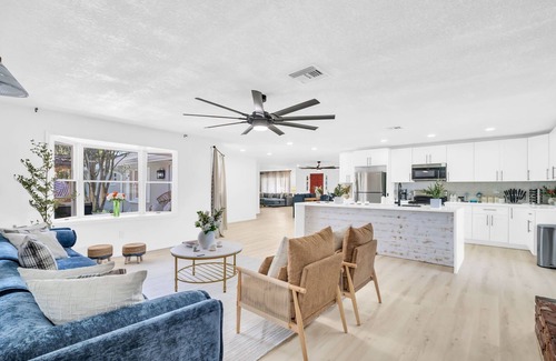 Clearwater Villa | [TOP PlCK] 5BR Family Pool Villa By Eagle Park!