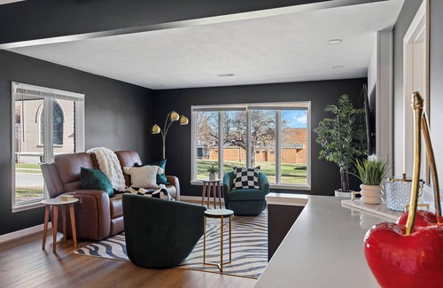 Petersburg House | Top-Rated Premier 3-Bedroom Spotless & Charming Home