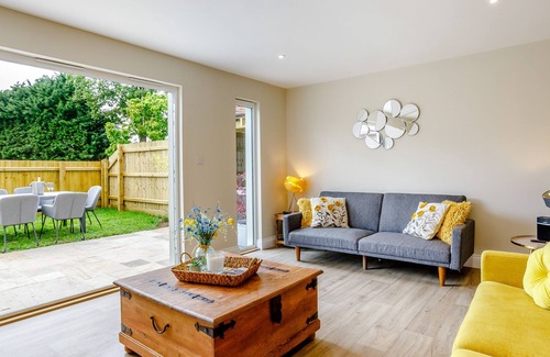 Toppesfield Cottage | Toppesfield Hall Luxury Cottage with Hot Tub