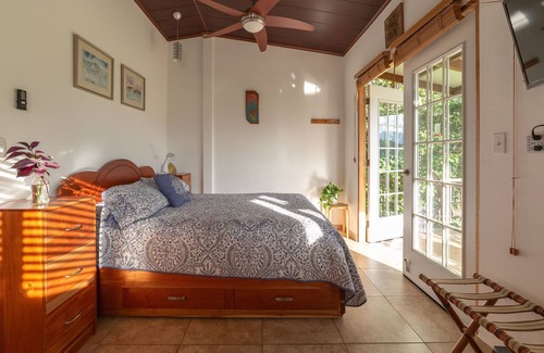 Torio House | Torio guesthouse with panoramic view of mountains & walking distance to beach