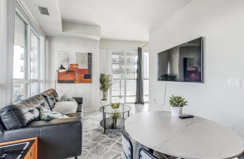 Humber Bay Shores Apartment | Toronto Condo with Lake Views