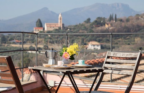 Albenga Apartment | Torre antica Case di Campo