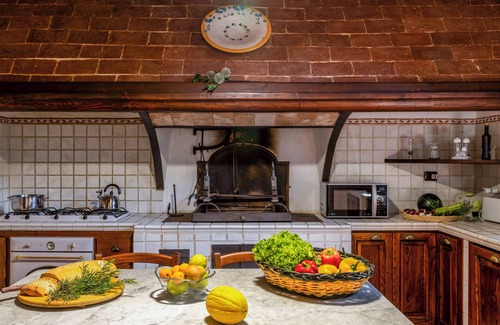 Paciano House | Torre di Paciano 10+2, Emma Villas