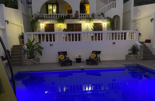 Puerto Cayo Villa | Totally private beach villa