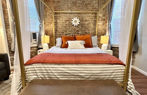Tower Grove East Apartment | Tower Grove Studio 4 Miles Downtown with Fenced Yard Washer/Dryer Pet Friendly