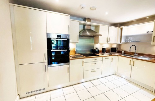 Rushmoor District Apartment | Town Center - 2 Bedroom Apartment - Farnborough