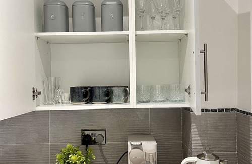 Porthcawl Apartment | Town Centre, Very Close to Sea & Restaurants. X2 King Size Beds