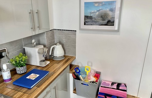 Porthcawl Apartment | Town Centre, Very Close to Sea & Restaurants. X2 King Size Beds