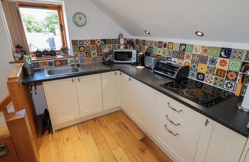 Hope Valley Cottage | TOWN END BARN, pet friendly, character holiday cottage in Bradwell