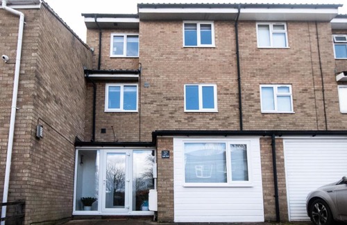 Ipswich House | Town House Chantry - With Self Check In and Free Parking - Rooms at ipswichdigs