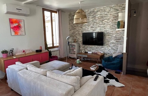 Chateau Gombert House | Town house, Marseille, in the heart of the Chateau Gombert district