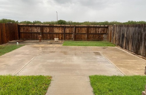 Rio Grande City House | Townhome in gated community in Río Grande City