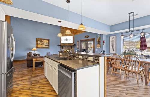 Branson House | Townhome w Lake Access Free Branson Attraction Tickets Steps From Volleyball Playground & More