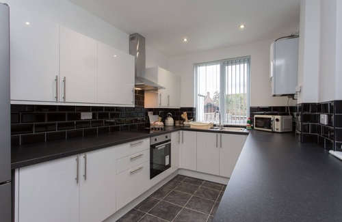 Crewe House | Townhouse @ 101 Catherine Street Crewe - Whole 4 Bedroom House