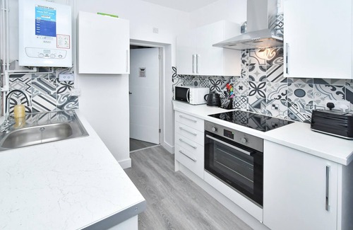 Crewe House | Townhouse @ 42 Minshull New Road Crewe - Single