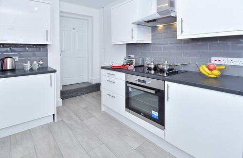 Stoke-on-Trent House | Townhouse @ 543 London Road Stoke - Superior Single With TV