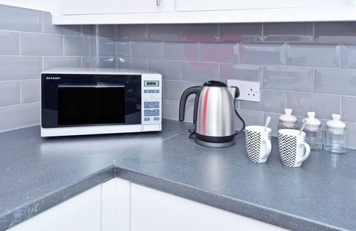 Stoke-on-Trent House | Townhouse @ 543 London Road Stoke - Superior Single With TV