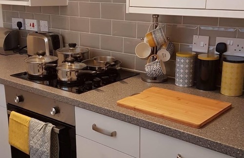 Stoke-on-Trent House | Townhouse @ Birches Head Road Stoke - 4 Bed House