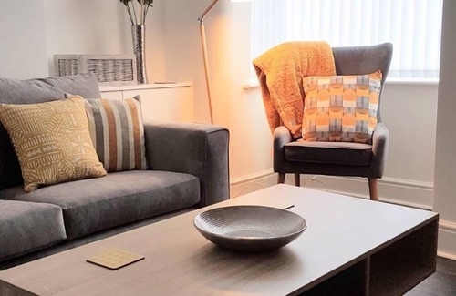 Stoke-on-Trent House | Townhouse @ Birches Head Road Stoke - 4 Bed House
