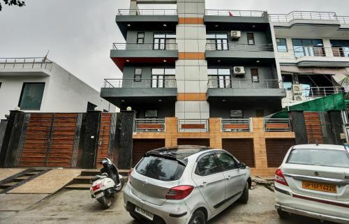 Noida Hotel | Townhouse Happy Keys Near Iskcon Temple Noida