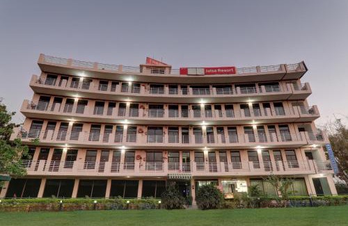 Mohanlalganj Resort | Townhouse Jalsa Resort