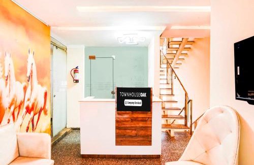 Pitampura Hotel | Townhouse Oak Pitampura West Enclave