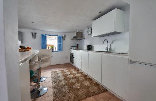 Gaucin House | Townhouse Sleeps 6 with Private Pool