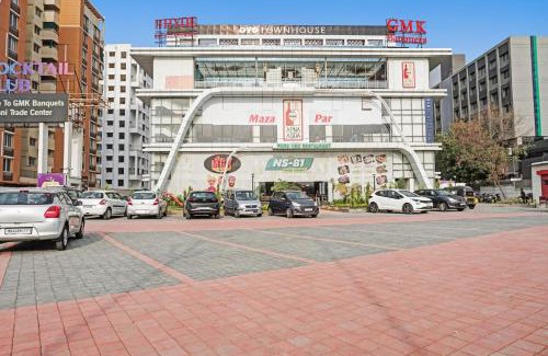 Tathawade Hotel | Townhouse Somani TC