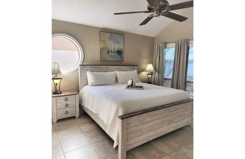 Walden on Lake Conroe House | Trader's Hideaway