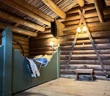 Hundorp Ski Chalet | Traditional barn -Stabbur - wifi og sauna