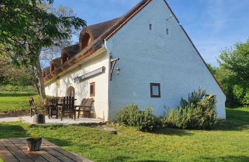Vaszoly House | Traditional cottage at Lake Balaton