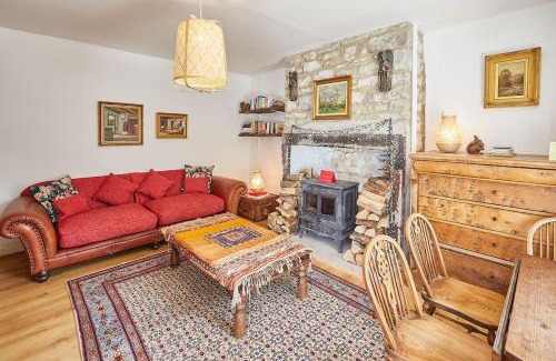 Wark House | Traditional cottage with brand new Woodburner